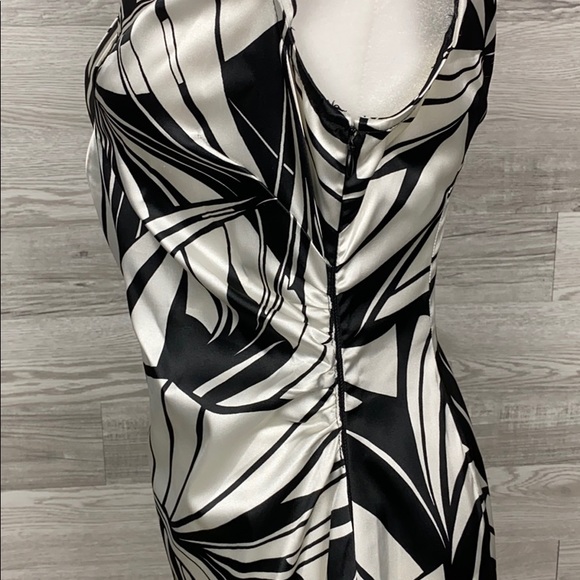 Maggy London A72 Geometric Sheath Formal Dress - Picture 7 of 8